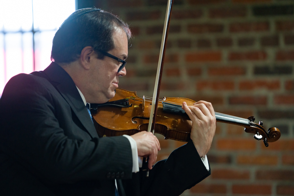 violin_soloist_trainsta